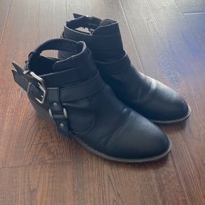 Black Western Cowgirl Style Silver Buckle Ankle Booties Women’s Size 7.5